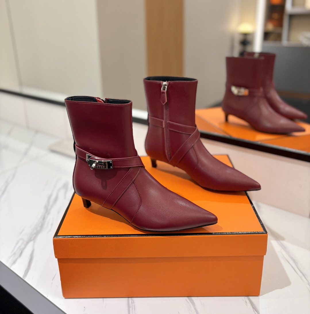 Luxury Dress Shoes Designer Women's Luxury Pointed Toe Slouchy Ankle Boots Genuine Leather Kitten Heel with Metal Turn-Lock Buckle Cross Strap