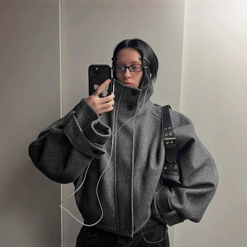 1pcs Fashion Short Woolen Winter Coat Woman Stand Collar Full Sleeve Loose Casual Jacket Autumn Winter Solid Lady Outfit 260920