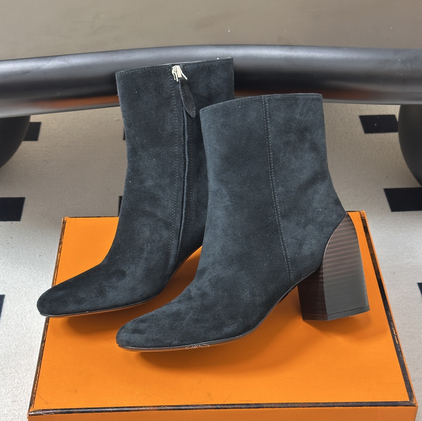 Luxury Dress Shoes Designer Women Boots High Heels Size35-41 Genuine Leather Ankle Boots Square Toes Natural Cow Suede Boots Zapatillas De Mujer