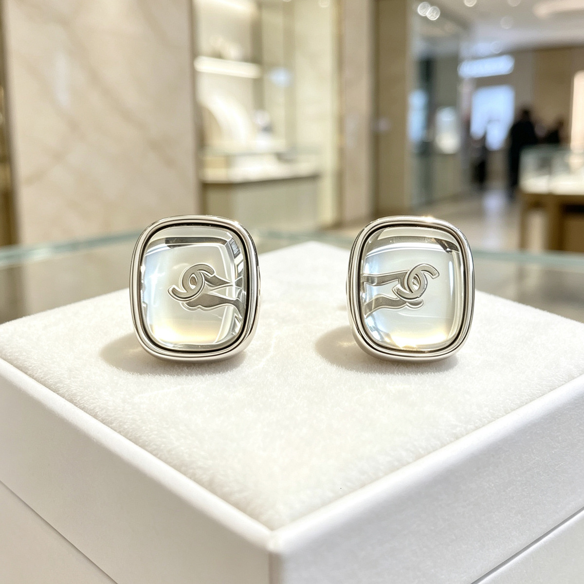 designer 26 New square-shaped sugar cube earrings, luxurious fashionable design with a high-end feel, classic and versatile for everyday wear, direc