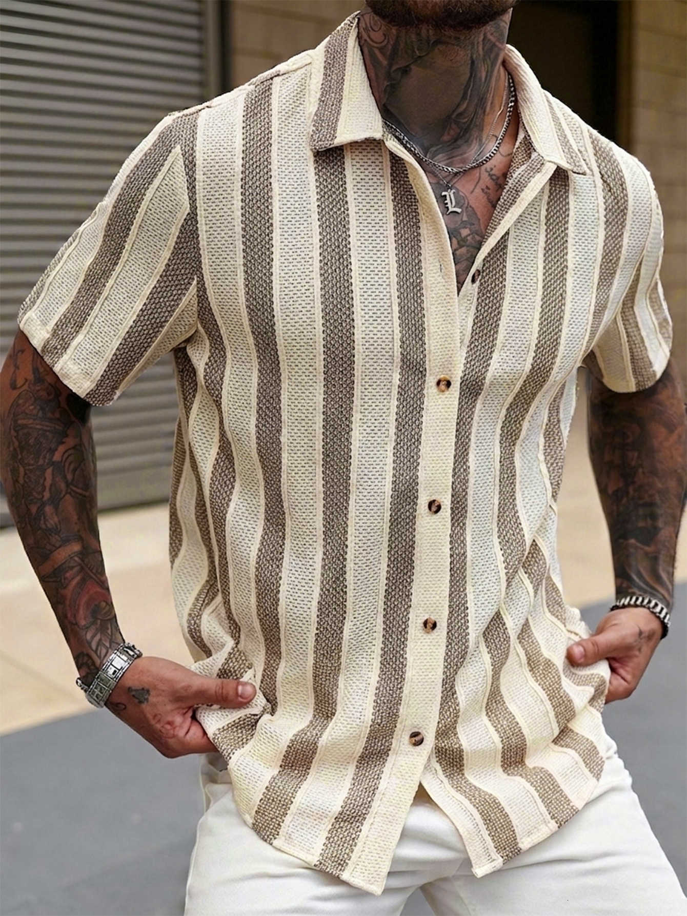 Khaki Men's Casual Shirts Men's Vertical Striped Textured Short-Sleeve Collared Shirt Loose Casual Cardigan Top Men's Summer Retro St