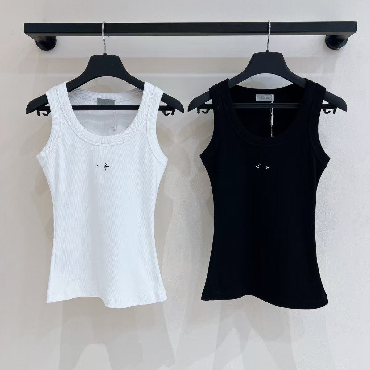 Women U Neck Ribbed Tank Top Slim Fit Sleeveless Knit Vest with Insect Embroidery Casual Layering Basic Camisole Black White Camis Female Femme Knit