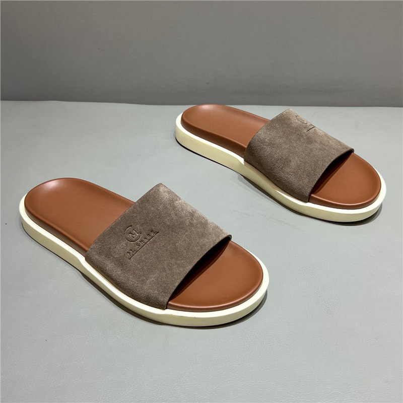 Trendy Shoes 2026 Summer New Outdoor Designer shoes Slippers Fashionable Versatile Lightweight Old Money Style Casual shoes Men's Flip-Flops