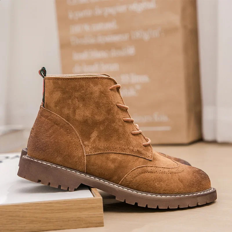 Zapatos de mujer de cuero esmerilado, botas cortas de cuero genuino para mujer, botines de ante, botas de tendencia Retro de encaje británico para m
