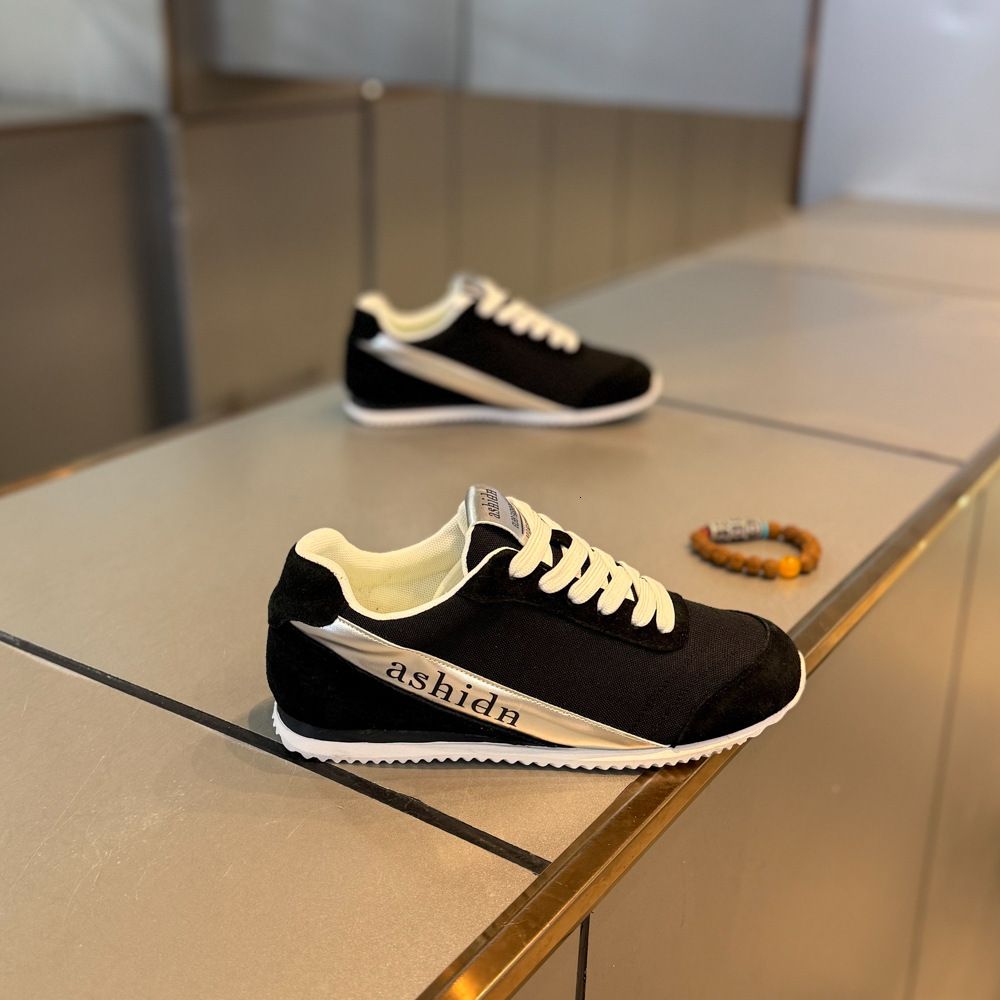2025 Spring New Shoes: Fashionable Casual Men's Shoes, Internet Celebrity Style, Versatile for Casual shoes Everyday Wear, Trendy and Designer