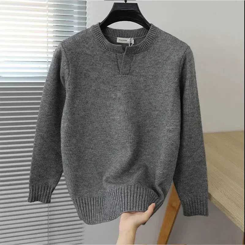 2024 Casual Knitted Pullovers Sweater Men Fashion Vintage V Neck Solid Color Long Sleeve T Shirt Streetwear Luxury Clothing S260921G9AF