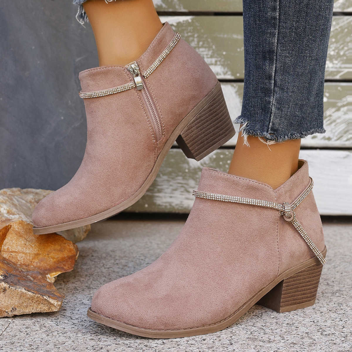 Botas cortas con correa de diamantes de imitación, moda de otoño e invierno, botines casuales para mujer, cremallera lateral, color sólido, punta re