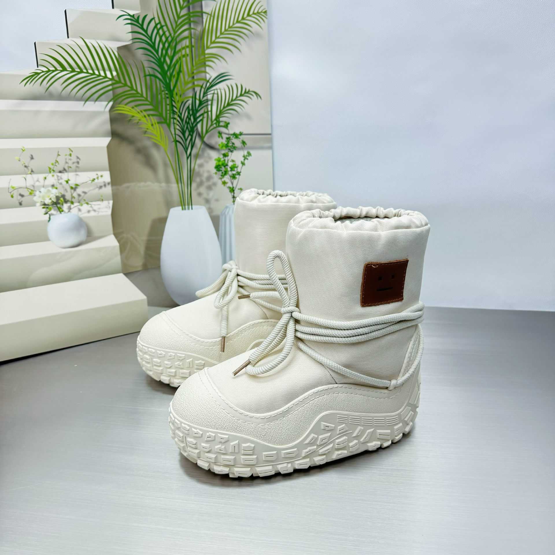 2023 Winter Smiley Face Plush Snow Boots for Women Thickened Warm Slip-On Cotton Boots Non-Slip Moon Boots L26921
