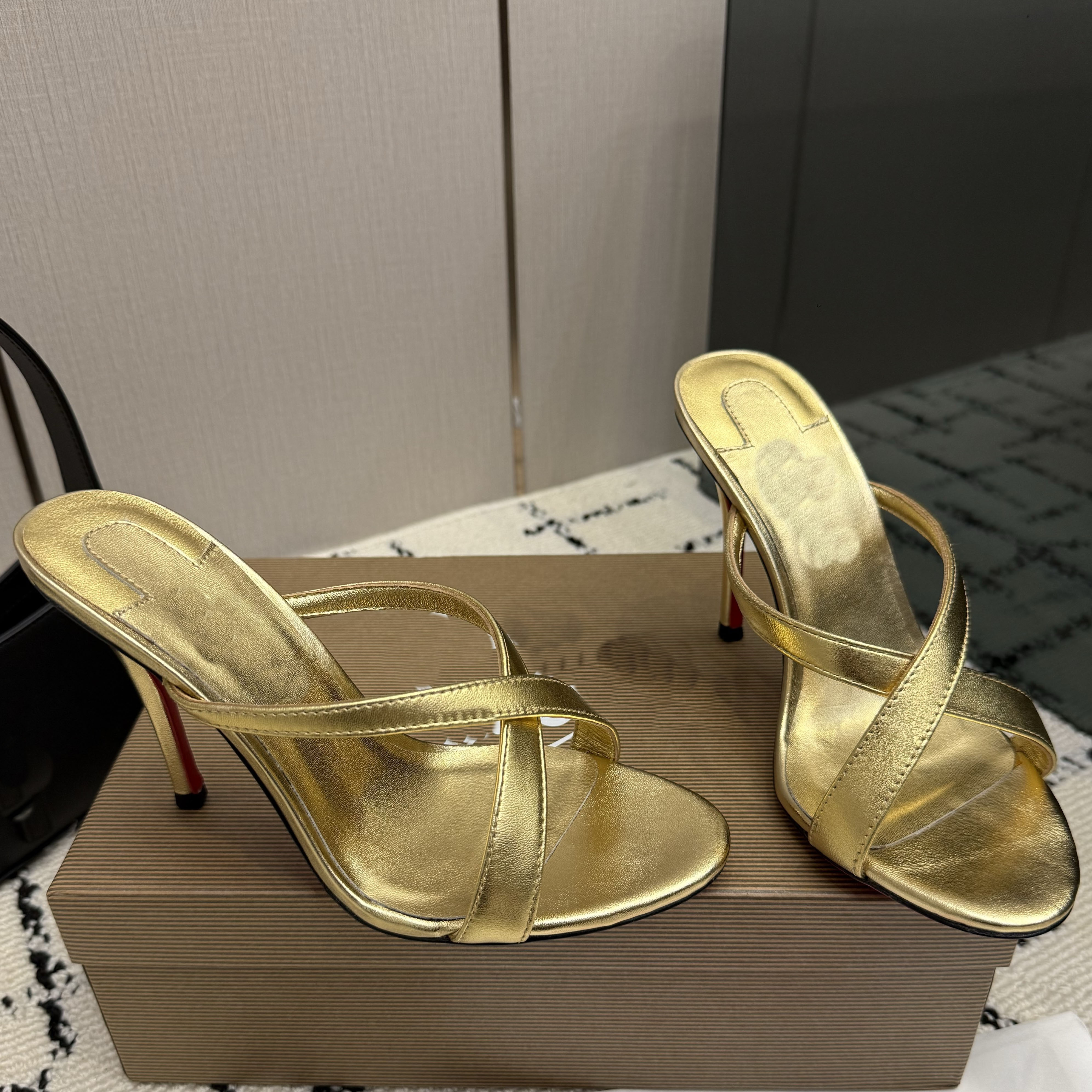 Top Quality Mulazee Cross Mules 100 mm Designer Sandals Women Kitten Heels Sandals Fashion Summer Heels Mules Sandal