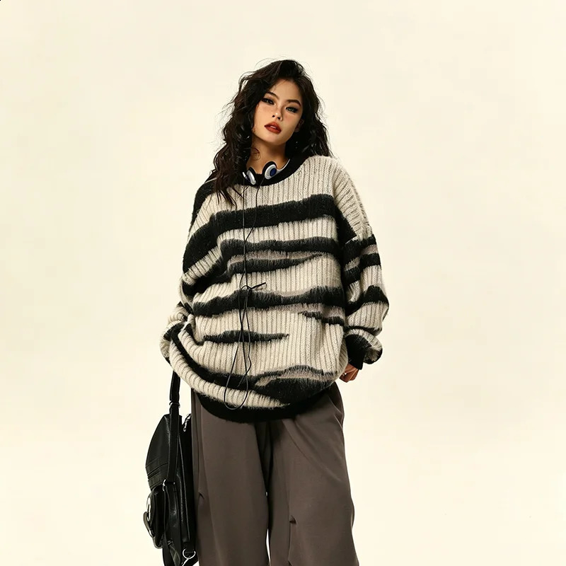 Y2K Men's And Women's Wave Striped Knitted Sweater Punk Round Neck High Street Loose Retro Street Pullover Gothic Hip-Hop 260920