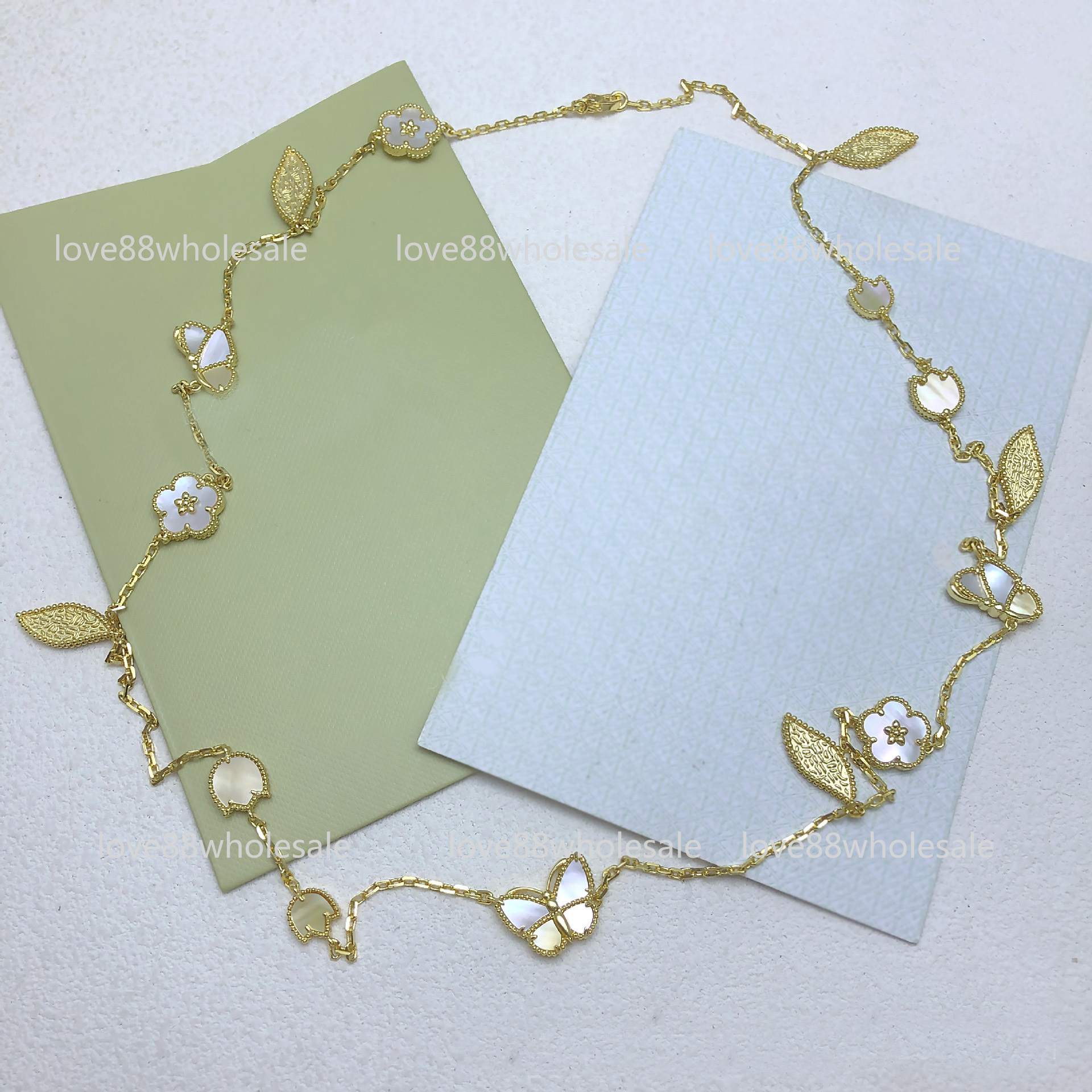 Designer Necklace Pendant Luxury Butterfly Charm Pendant Necklace Clover Silver Gold Plated Long Chain Necklace For Women Wedding Designer Jewelry L