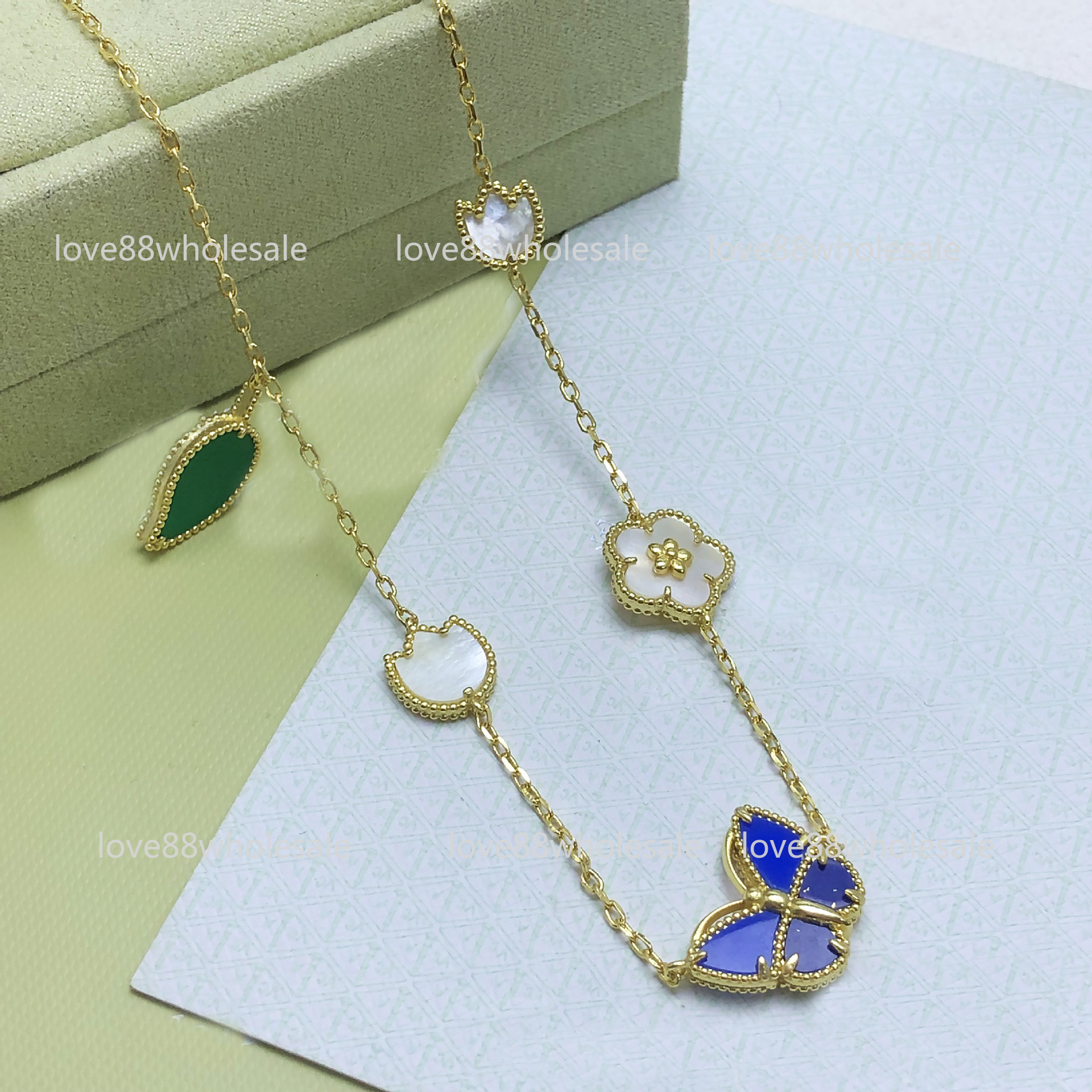 Designer Necklace Luxury Pendant Necklace Flower Butterfly Charm Gold Silver Plated Chain Necklace For Women Men Party Designer Jewelry Lover Christ