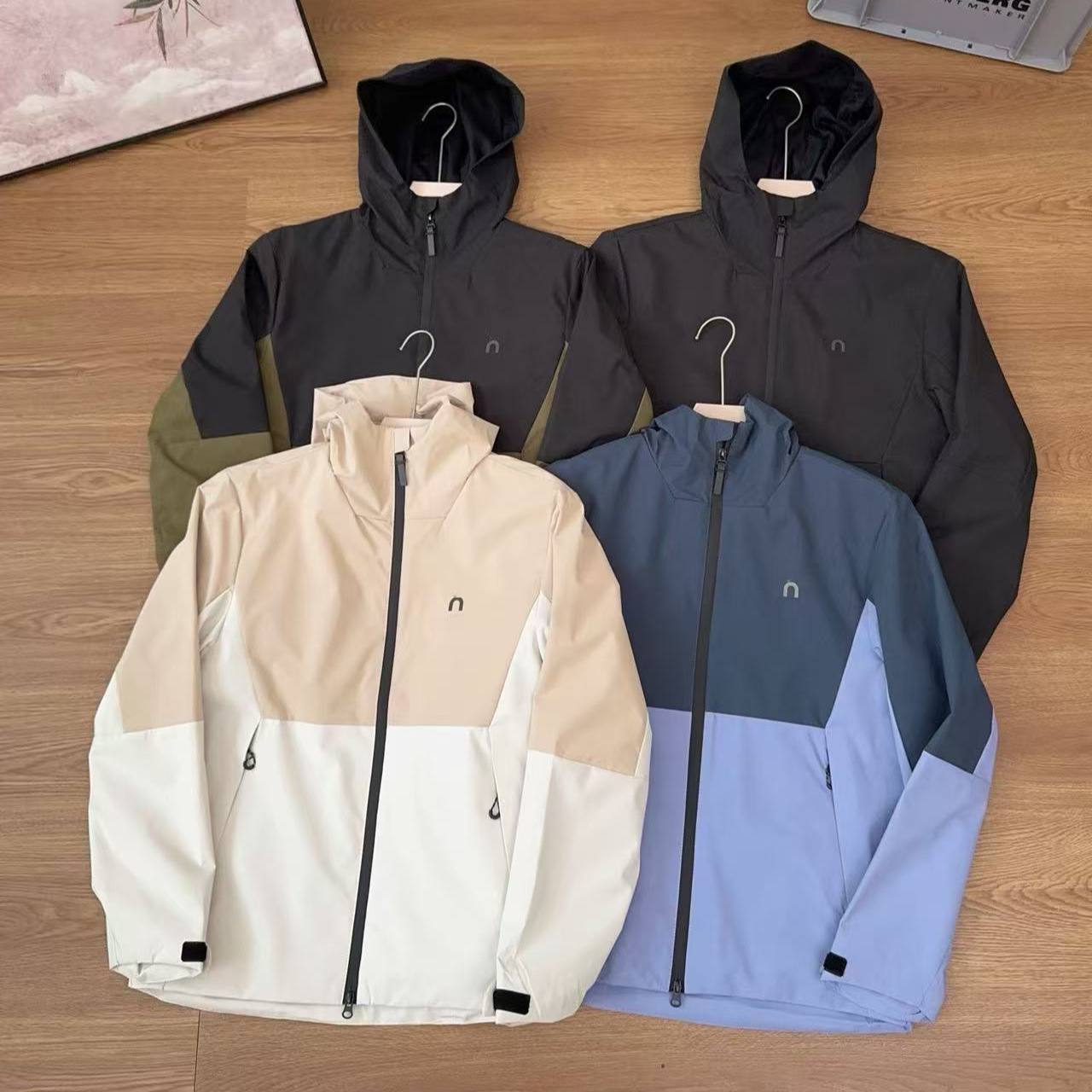 Men Outdoor Waterproof Hooded Jacket Windproof Color Block Hiking Coat Loose Casual Sports Top