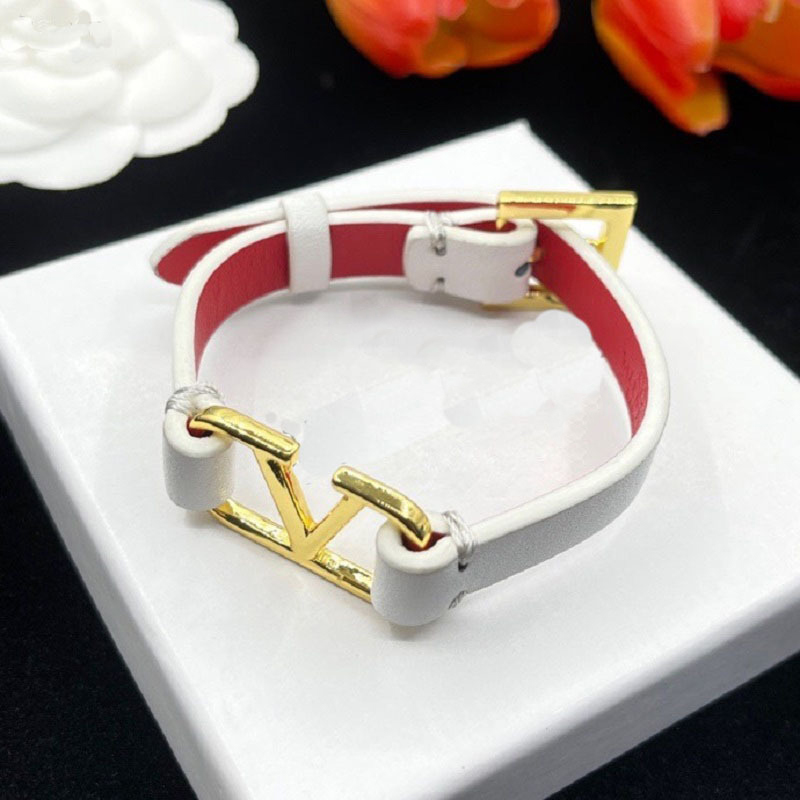 Womens Mens Cuff Bracelet Premium Customized Bangles Designer Bracelets Elegant Accessories Fashion Bangle Anniversary Gifts Valentines Day