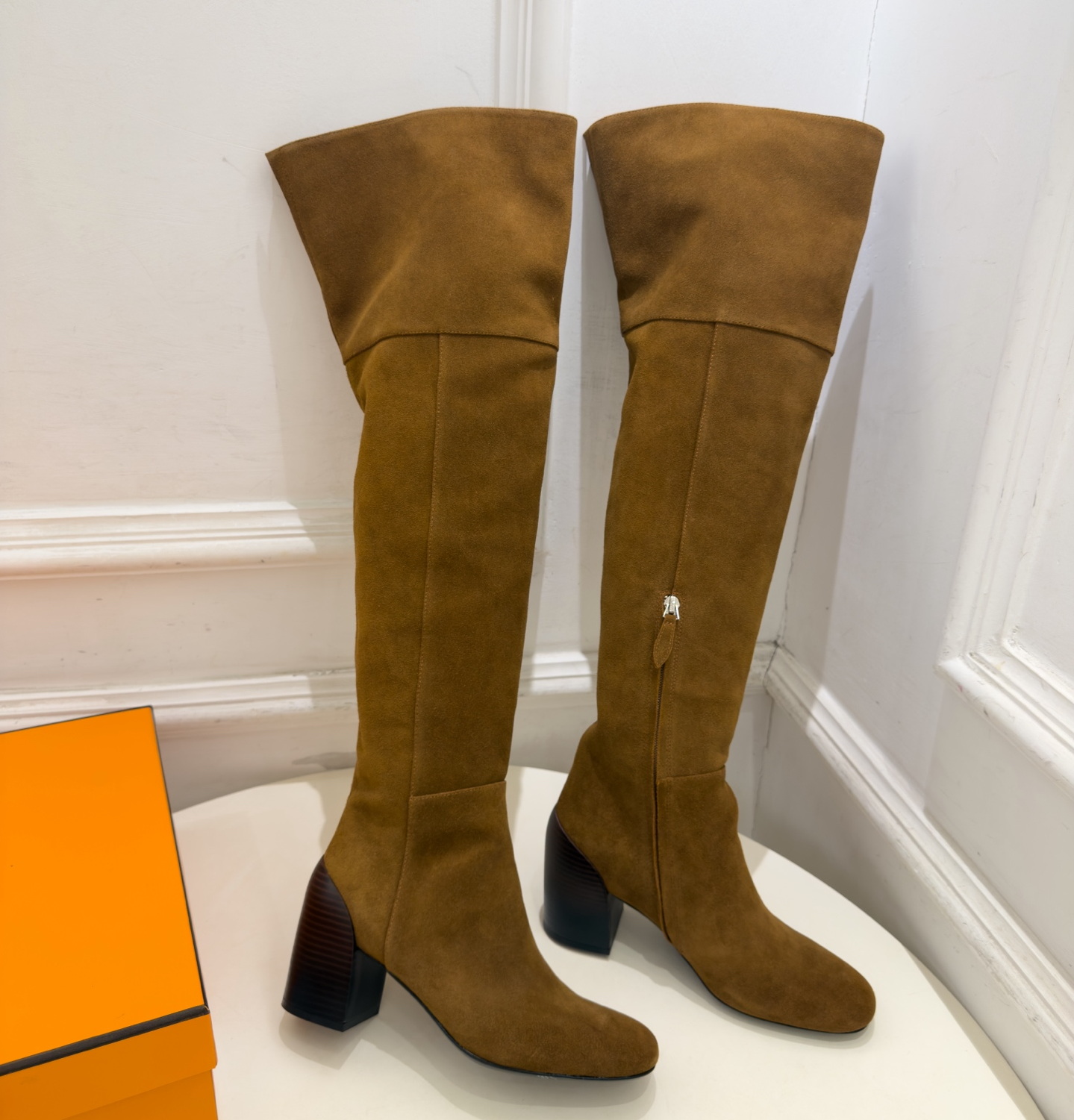 Designer Dress Shoes Luxury Women Flat Boots Suede Over The Knee Boots Round Toe Thick Heels Tight High Boots Side Zipper Long Boots For Girls Party