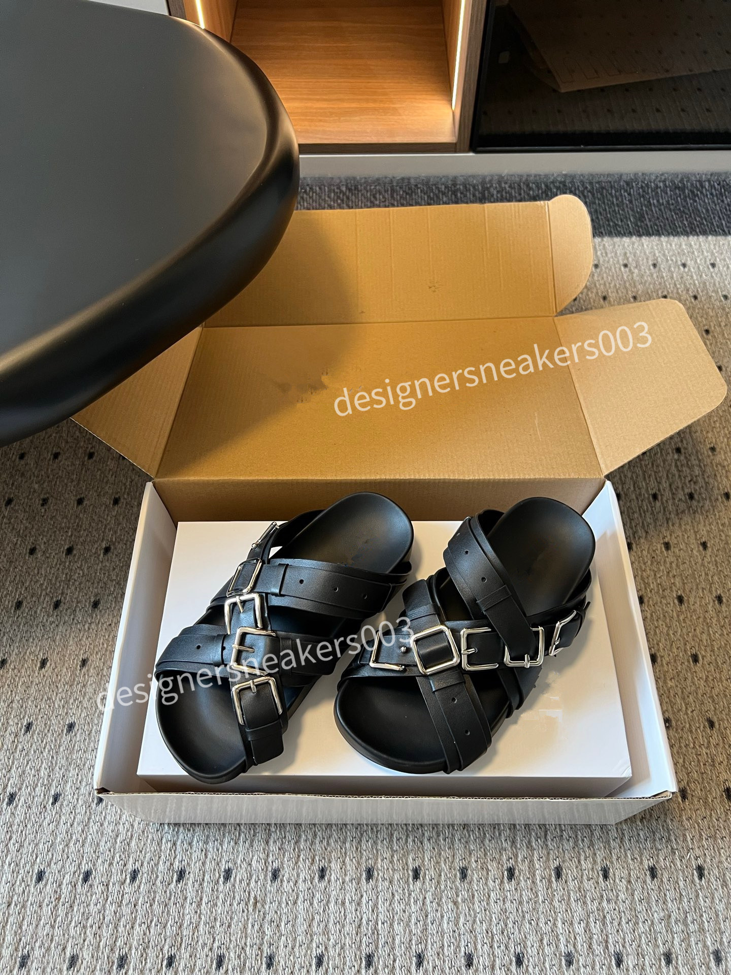 2026 Summer New Fashion Versatile Flat Sandals For Womens Outdoor Luxury Designer Sandals Casual Vacation Beach Slippers 35-40 SJ26082793