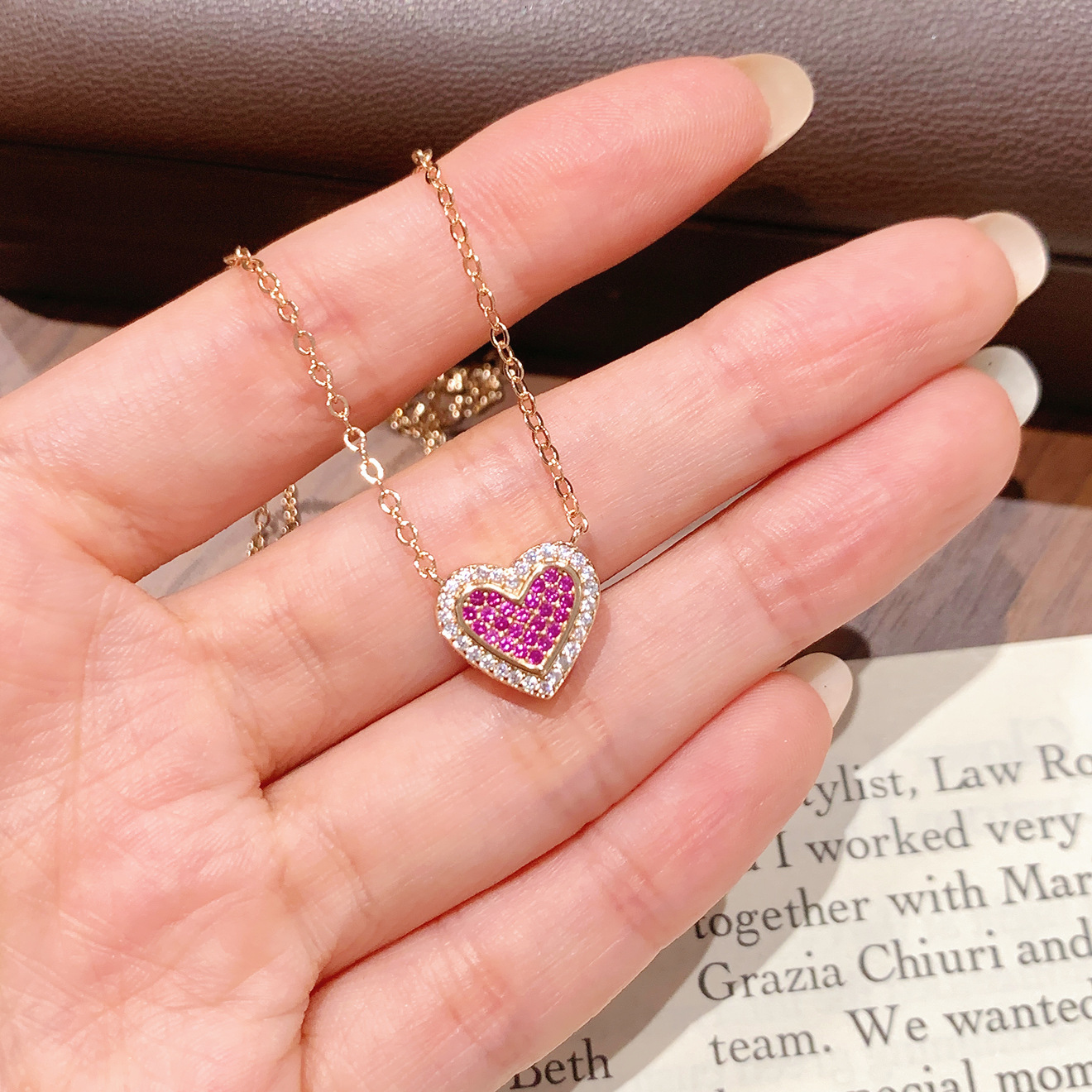 Vintage Italian retro brushed ruby heart necklace with full diamond inlay niche style with a feel clavicle chain necklace designer for women Luxury