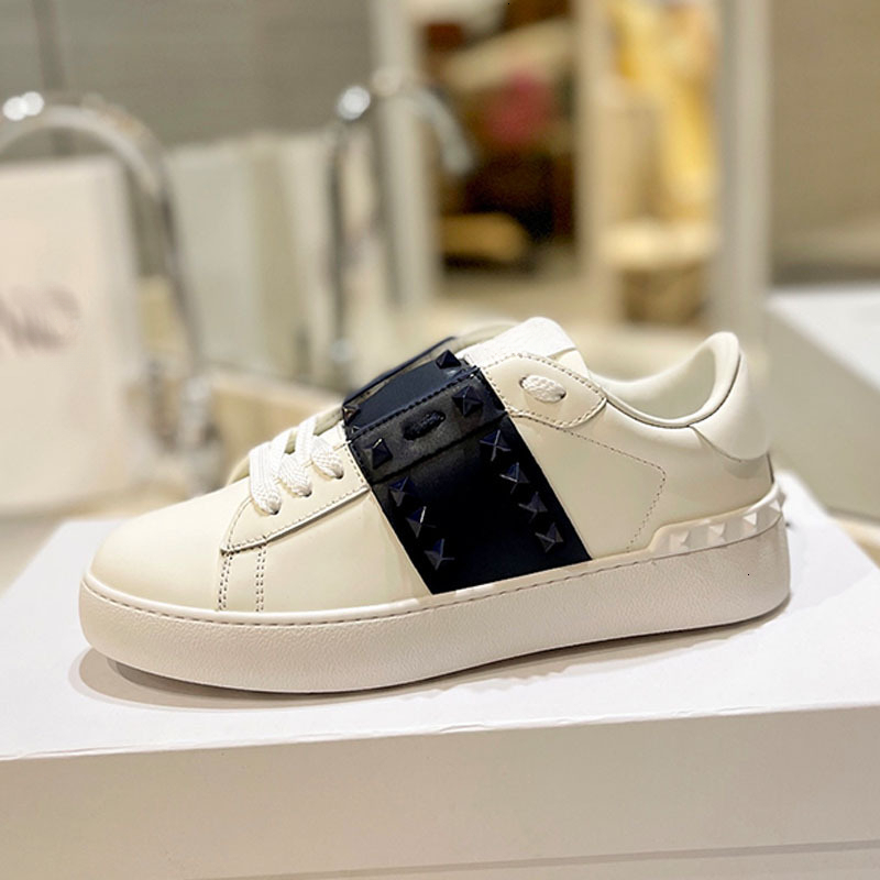 Designer shoes Valentin sneakers Versatile thick soled casual shoes for couples Vintage Casual Rivet White Shoes Genuine Leather Fashion Women Men T