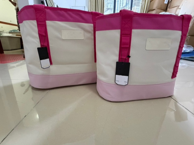 YE-E7349 American Outdoor Picnic Pack Waterproof Insulated Bag Portable Incubator Bag Lunch Box Bag Beach Bag for Cold Drinks and Food Storage Durab