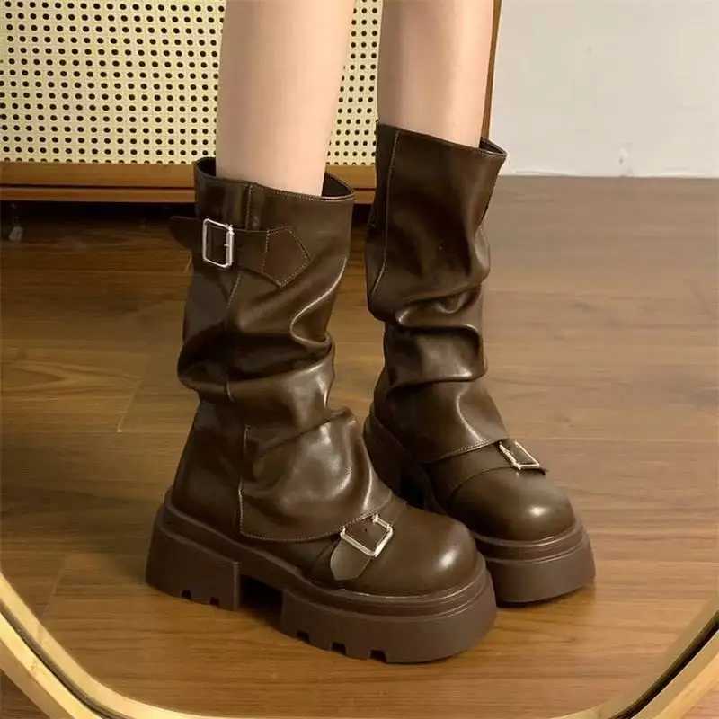 Botas de moto con plataforma gruesa para mujer, zapatos de motociclista Vintage holgados a media pantorrilla, botines con hebilla de cuero mate L269