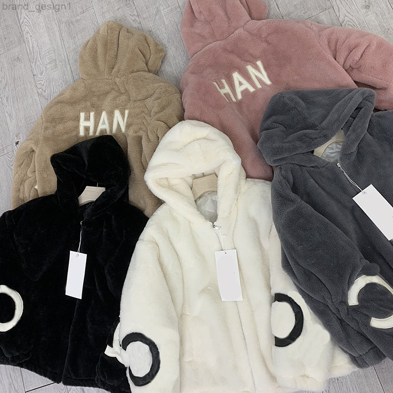 Womens Designer Winter Clothing Wool Cardigan Luxury Zipper Hoodie 8 Winter Warm Coat Thickened Cropped Sweater Fashion Causal Loose Womens Clothes