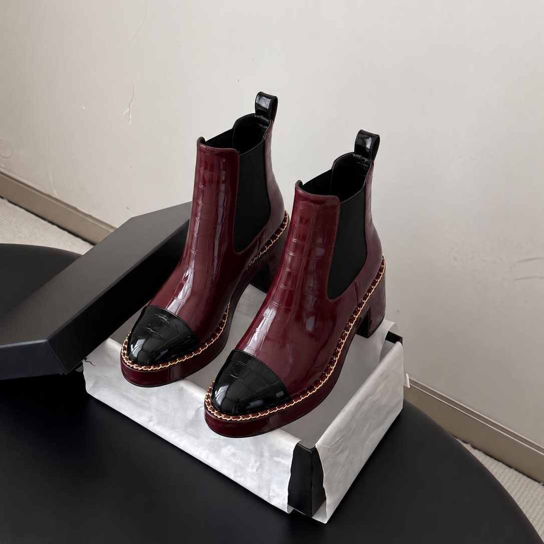 Designer Women Chain Decor Chelsea Ankle Boots Black Suede Block Heel Short Boots Elegant Footwear For Autumn Winter Daily Party Wear