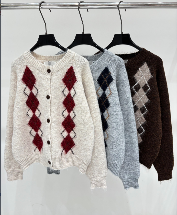 26 women's sweater round neck contrasting stripes diamond embroidery soft and comfortable cashmere mohair simple and fashionable loose knit car