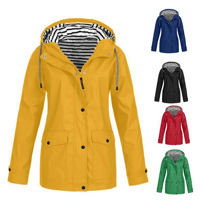 Sports Women's Jackets 2025 Outdoor Hooded Jacket Women Spring Autumn Windproof Waterproof Windbreakers Lady Stripe Lining Oversize Loose Coats