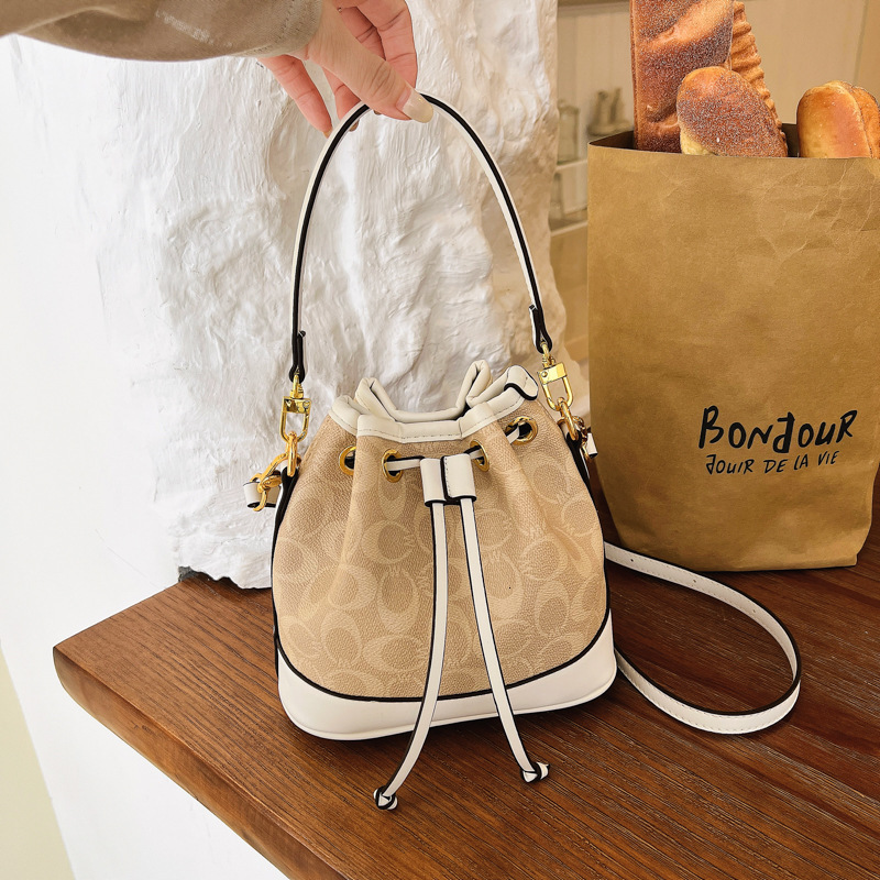 Luxury Brand Designer 2026 New Collection High-end Women's Handbag, Tote Bag, Bucket Bag, Versatile Retro Printed Handbag, Stylish Shoulder And