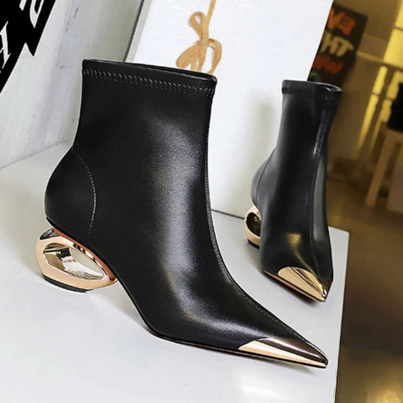 Metal New Boots Hollow 2026 Heel Iron Head Metal Pointed Toes Modern Short Boots for Women Winter Street Style Low Heel Boots Female H260921