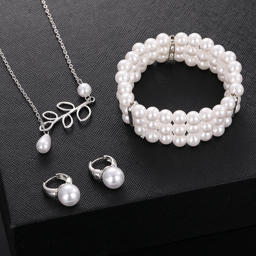 New Creative Fashionable Simple French Style Leaf Pearl Water Drop Pendant Collarbone Chain Fresh Necklace Set Wholesale