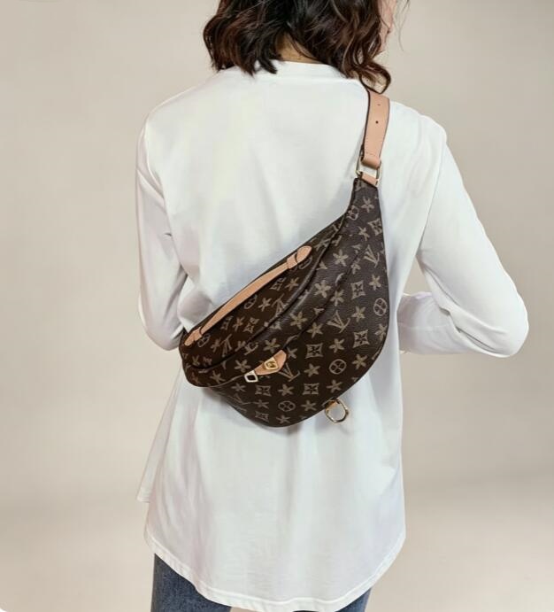 High Rise Fanny Pack Leather Bum Bag Luxury Designers Waist Bags Mens Women Crossbody Bumbag Fashion Brown Black Embossing Letter Simple Casual Ba14