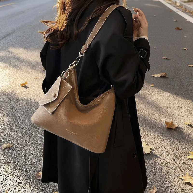 Retro Suede Leather Tote Bag Women's Large Capacity Commuter Korean Niche Single Shoulder Bag Fashion Wanderlust Bag Z260918