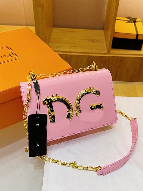 Designer 2026 New Luxury Evening Bag, Multifunctional Chain Shoulder Bag, Letter Pattern Patent Leather Women's Armpit Bag, Free Shipping
