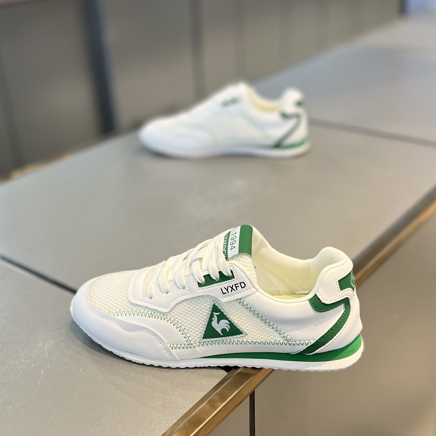 Summer Men's Designer shoes 2025 Casual shoes New Version Mesh Breathable Casual Sneakers Low-top Lace-up Fashionable Gump Shoes