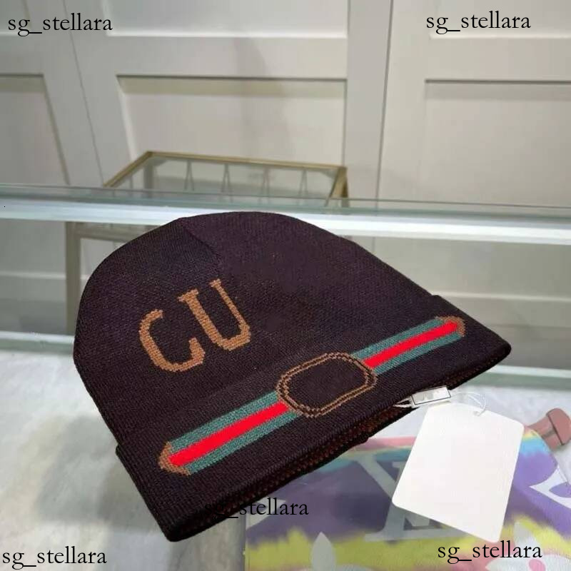 Designer For Women Men Fashion Embroidered Signature Vertical Stripe Beanie Hat Skull Caps Outdoor Travel Hats Keep Warm Hot