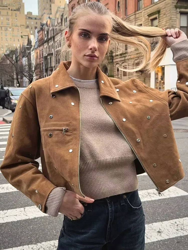 Vintage Women Rivet Suede Short Brown Jackets Fashion Pocket Lapel Zipper Coats Female 2025 Autumn Winter Motorcycle Outwear 260920