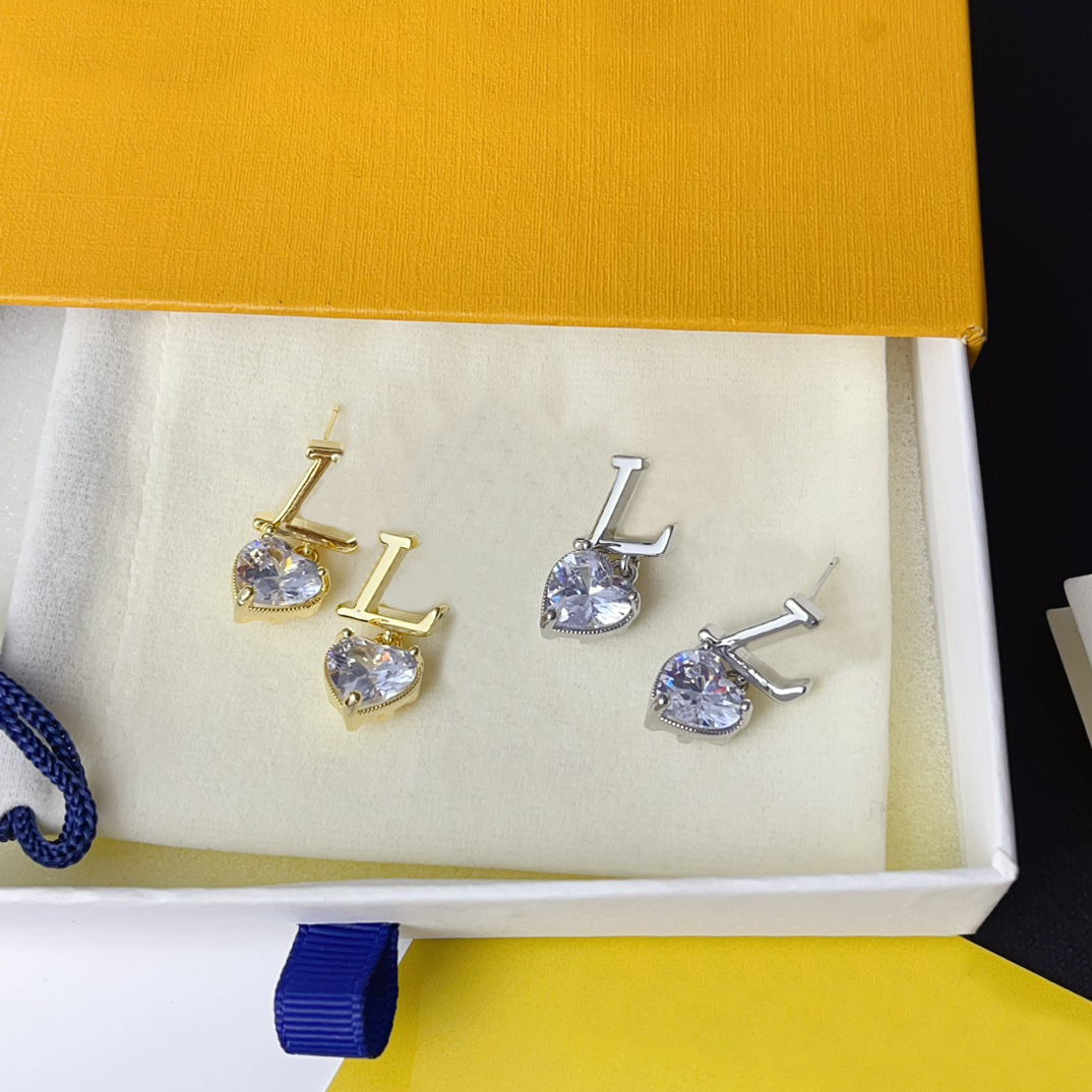 Exquisite Designer Plated Gold And Silver Letter Heart Shaped Zircon Earrings A Light Luxury And Fashionable Gift Suitable For Womens Dating And Tra