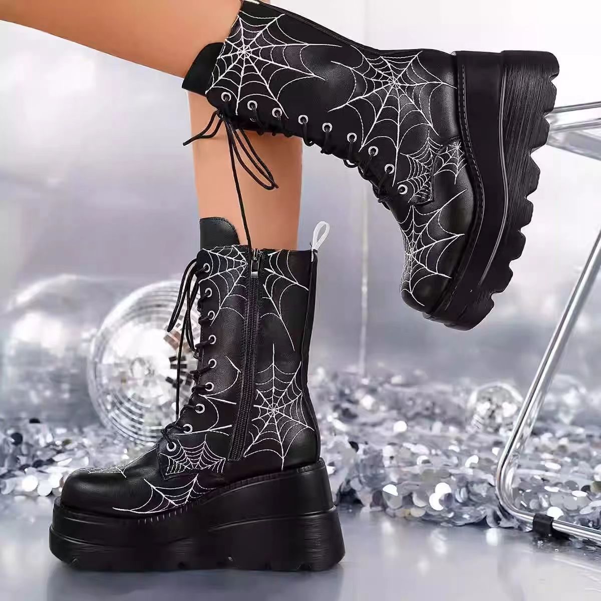 Botas de tiburón, botines de plataforma gótica con cierre de encaje y patrón de estampado de telaraña blanca para mujer, ropa de calle diaria