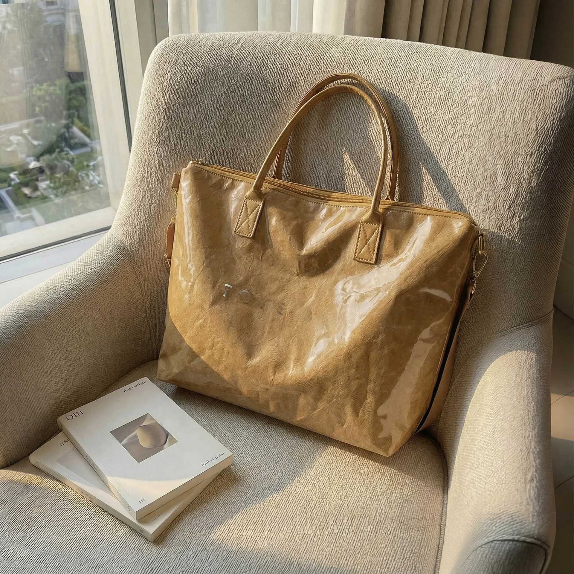 Korean Urban Minimalist PVC Bucket Bag Women's Large Capacity Handbag Fashion Casual Commuting Single Shoulder Tote Bag Z260918
