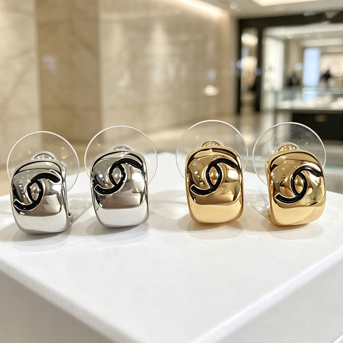 designer 26 New semi-circular, two-tone earrings: a touch of luxury, fashionable, sophisticated, and versatile for everyday wear, directly from the