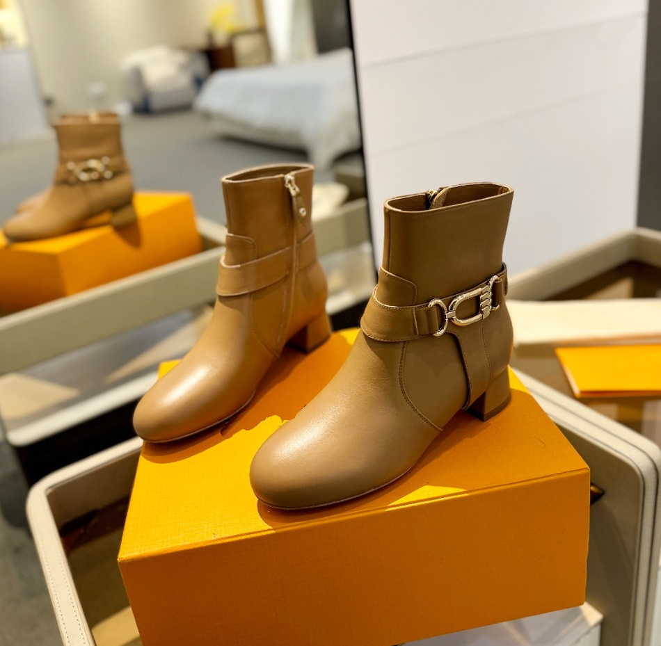 Zapatos de vestir de lujo para mujer, botines con punta cuadrada negra de diseñador, decoración con hebilla dorada, tacón de bloque, botas cortas el