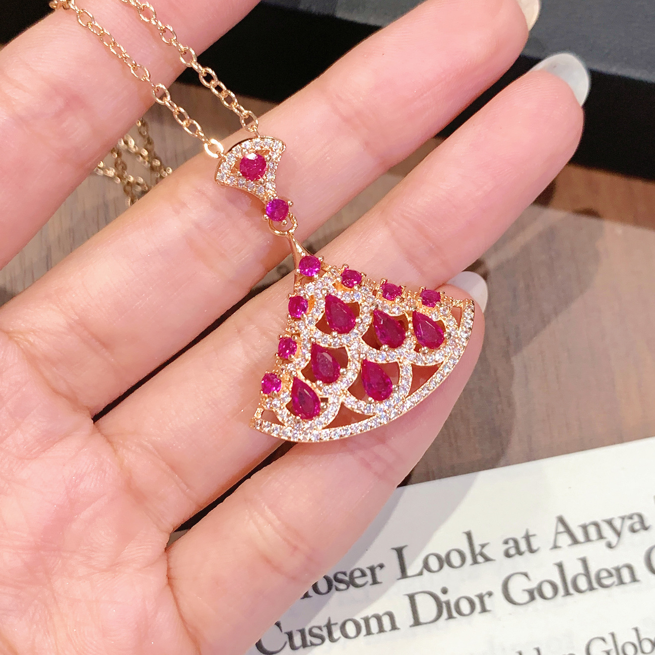 Full diamond red corundum dress necklace fan-shaped high-quality craftsmanship fashionable and versatile niche luxury collarbone necklace designer f