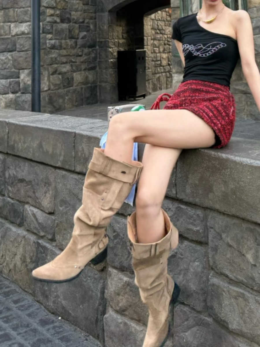 Botas de tubo Bota larga de color caqui Modelo delgado Superficie de terciopelo Botas de moda de viaje Botines altos de estilo coreano para mujeres