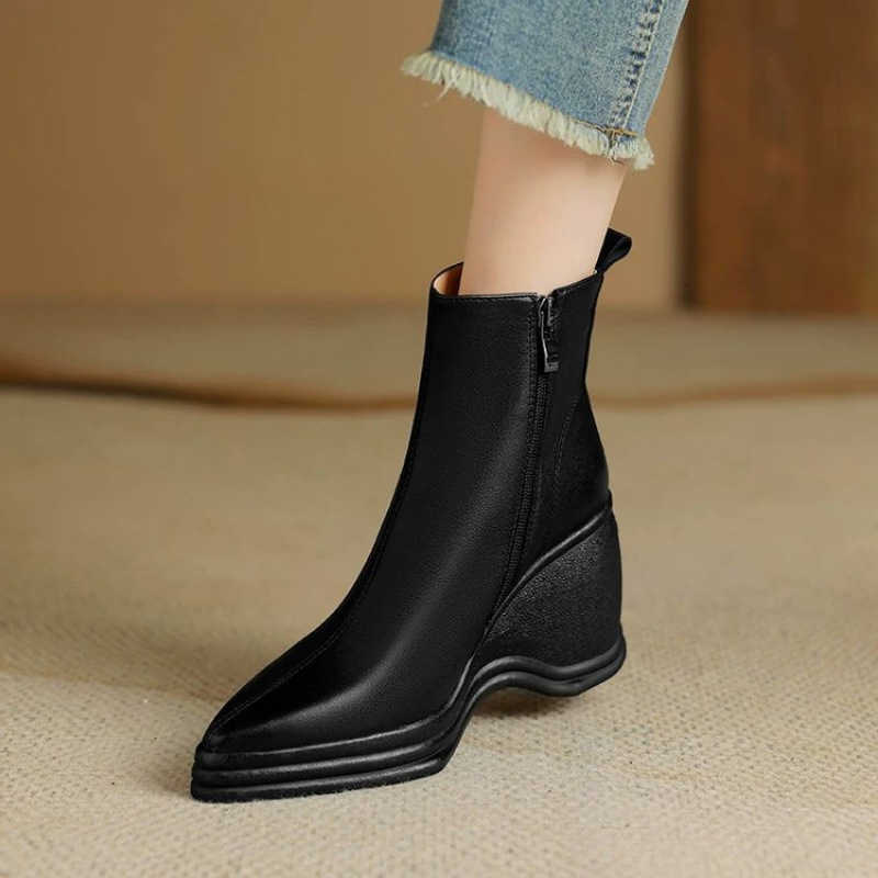 2024 Autumn/Winter New French Boots Pointed Wedge Ankle Boots Women's Side Zipper High Heels Fashion Platform Boots H260921