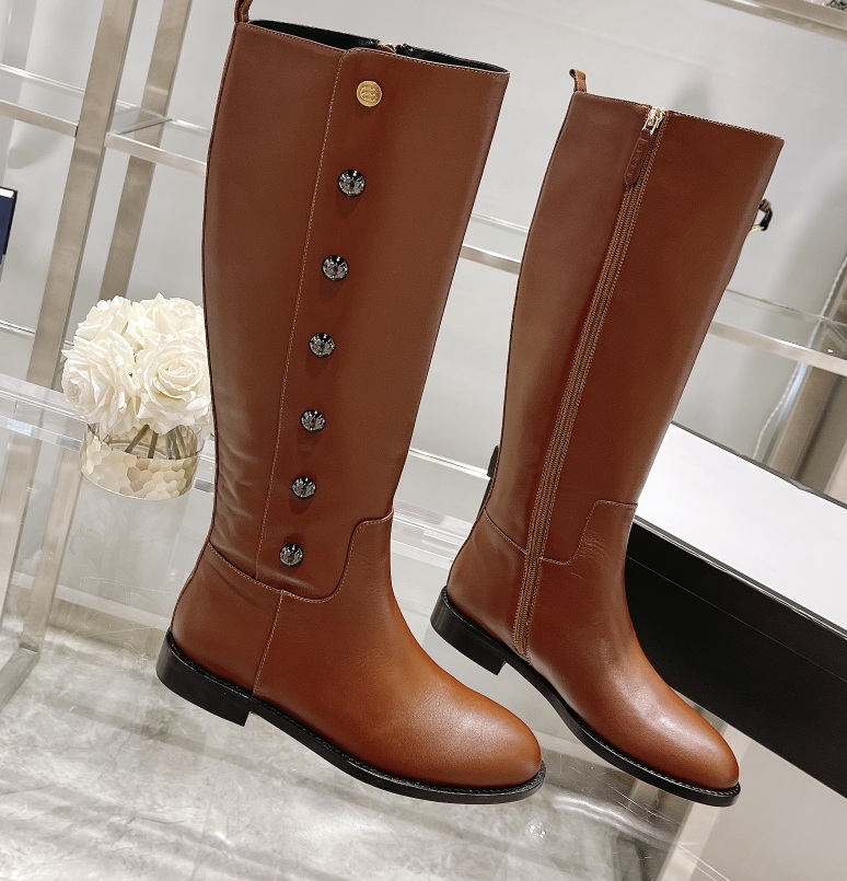 Zapatos de vestir de diseñador para mujer Botas Chelsea de lujo para mujer Botas altas hasta la rodilla con botones decorativos de alta calidad Punt
