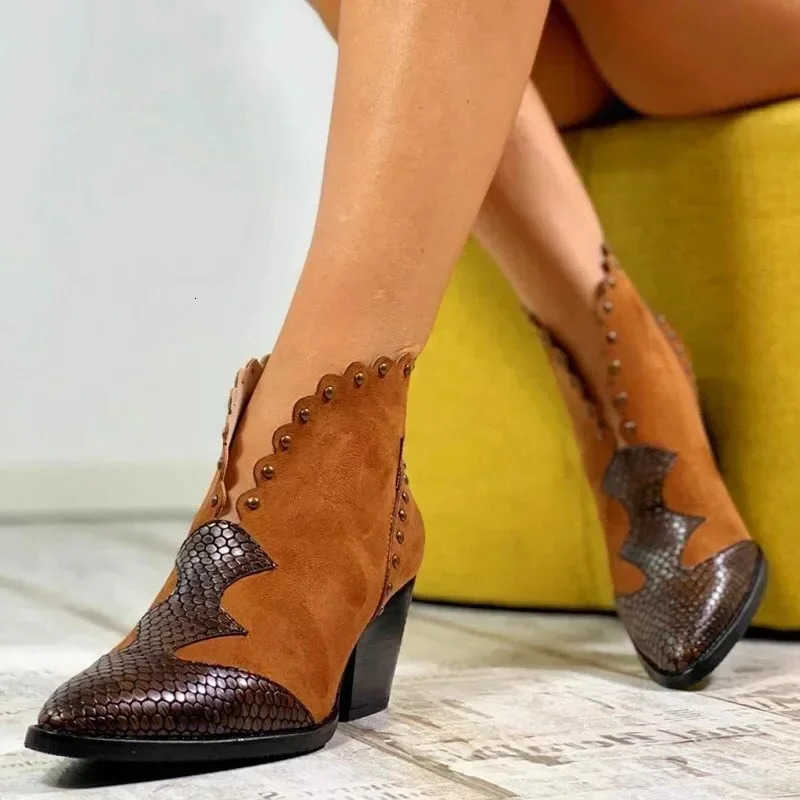 Botas de encaje Invierno Mujer Otoño PU Cuero Cowboy Tobillo Botas Serpiente Estampado Western Cowgirl Boot Mujeres Cuña Botines de tacón alto H2609
