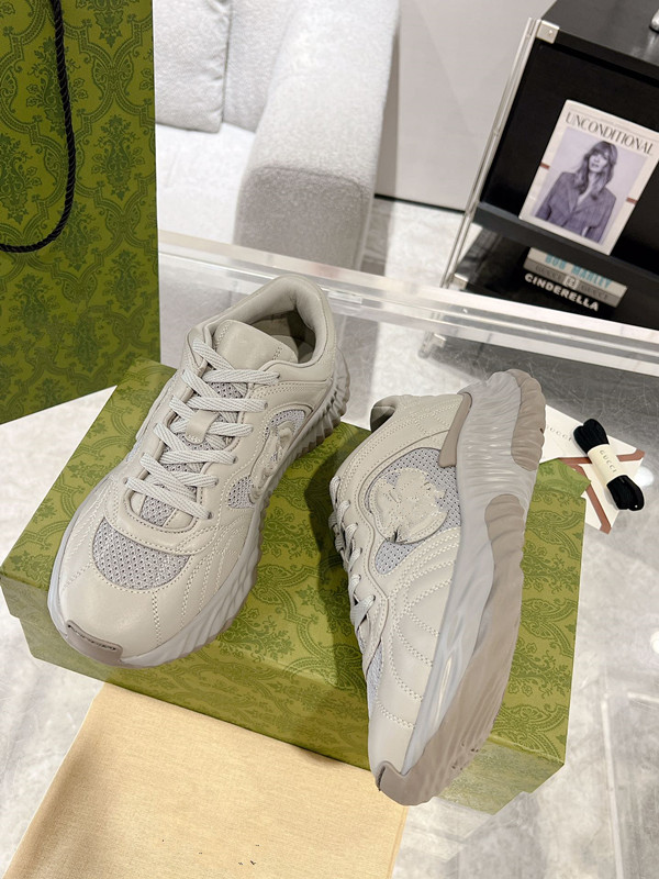 2026 scarpe firmate scarpe da uomo scarpe da ginnastica scarpe da corsa scarpe da ginnastica etichetta triangolo Scarpe da esterno scarpe basse ross