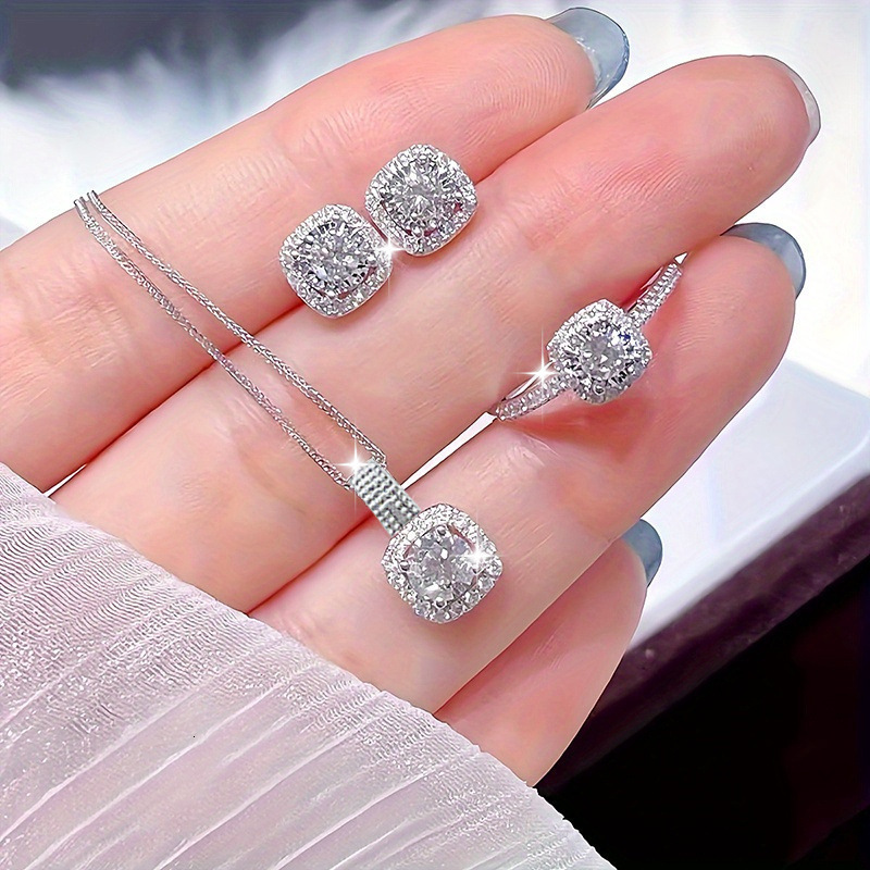 Three-Piece Set Of Elegant, Luxurious, High-End Zirconia-Studded Necklace, Earrings, And Ring Set, Popular Online Clavicle Necklace