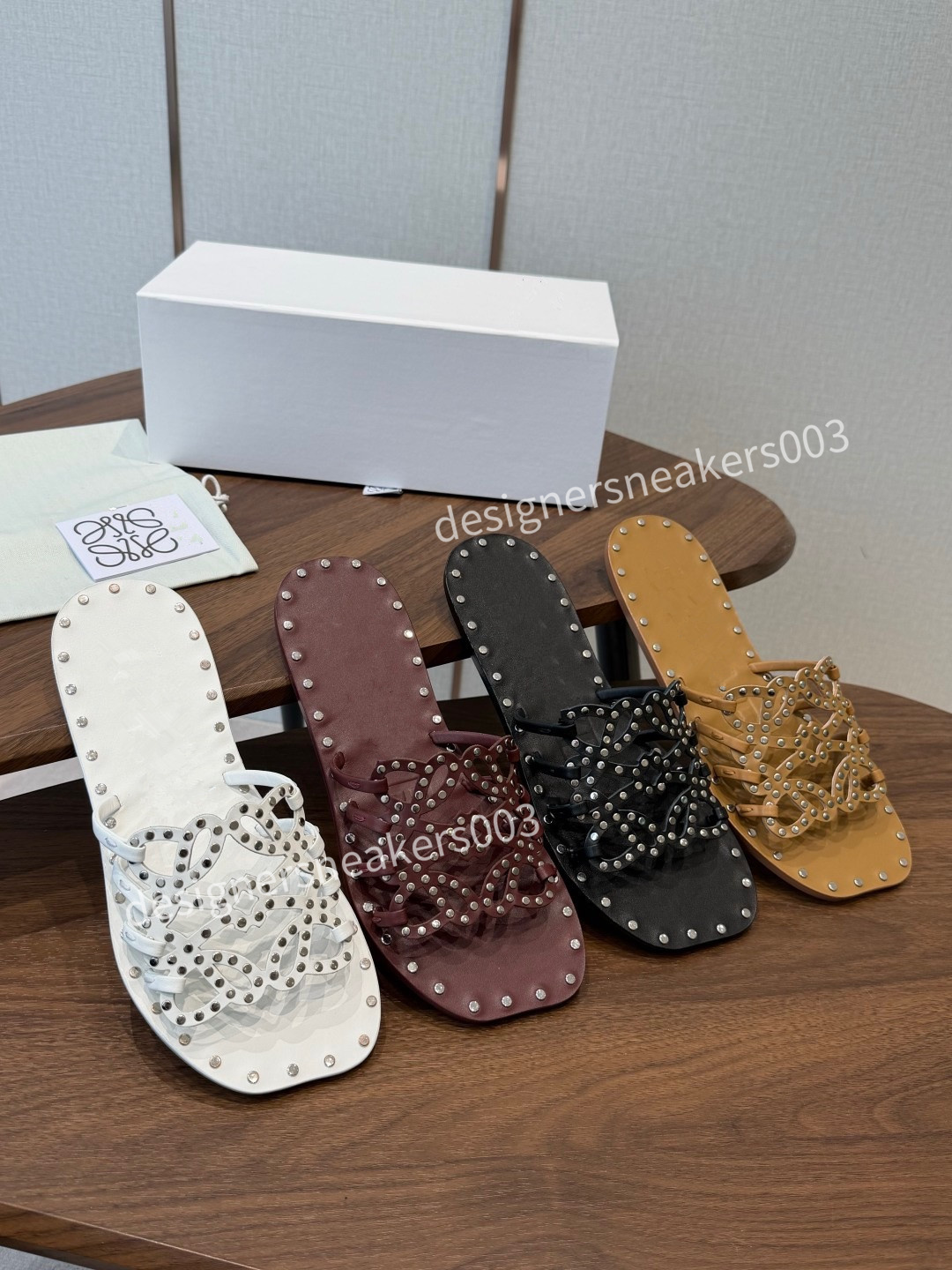 2026 Summer New Fashion Versatile Flat Sandals For Women Outdoor Luxury Designer Sandals Casual Vacation Beach Slippers 35-42 SJ26082788
